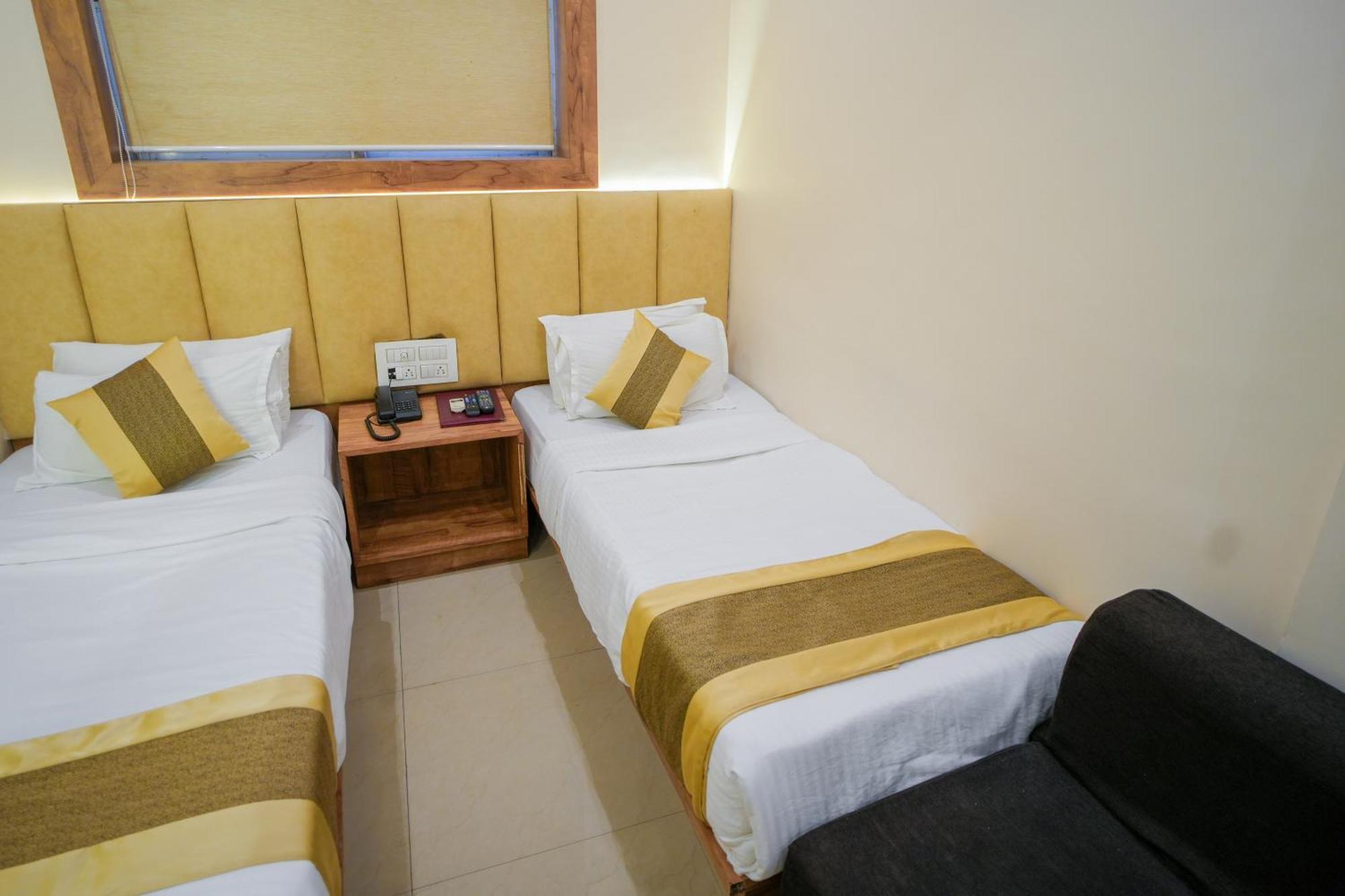 Hotel Skylink Hospitality Mahalaxmi Мумбай Екстериор снимка