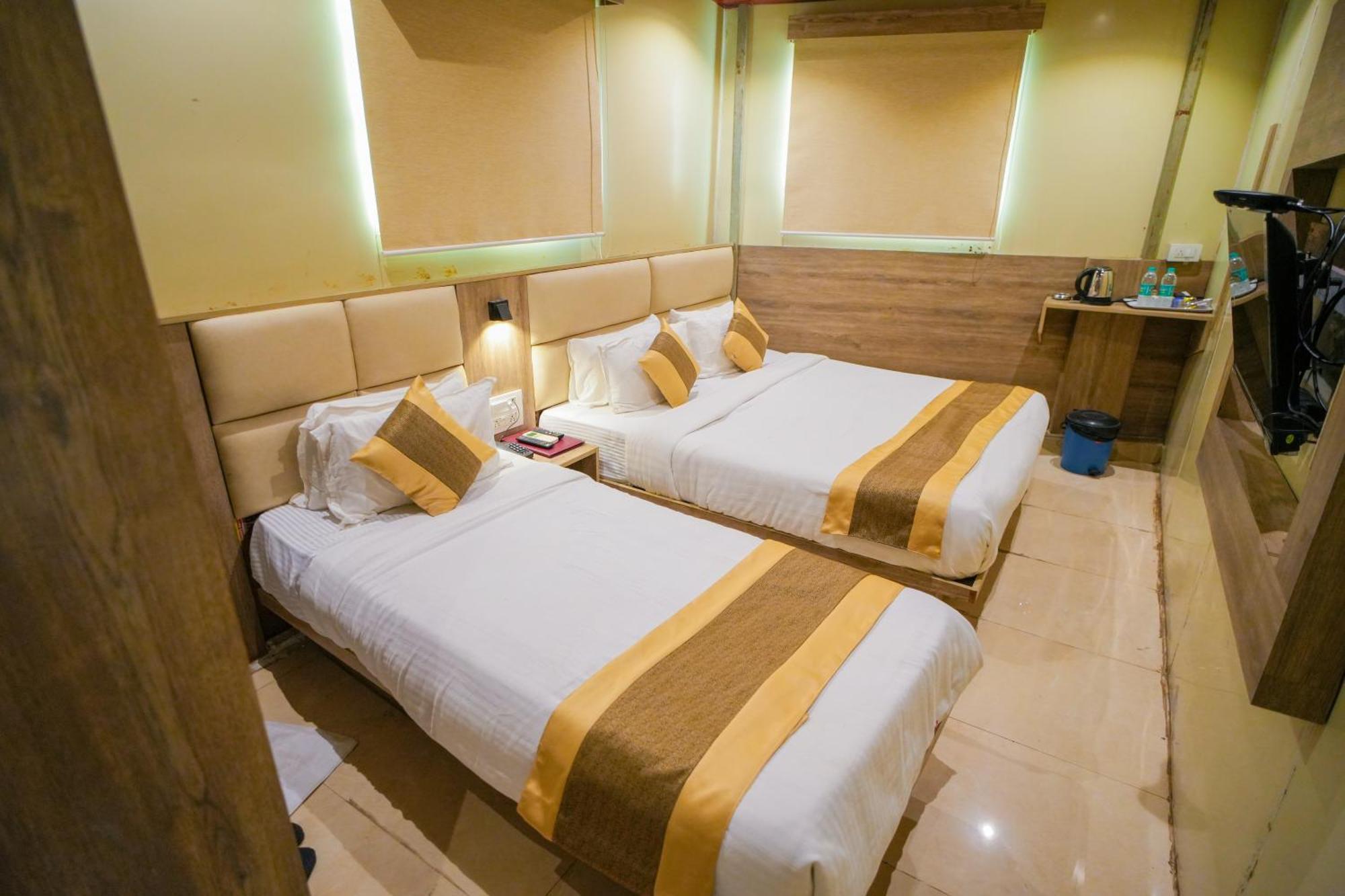 Hotel Skylink Hospitality Mahalaxmi Мумбай Екстериор снимка