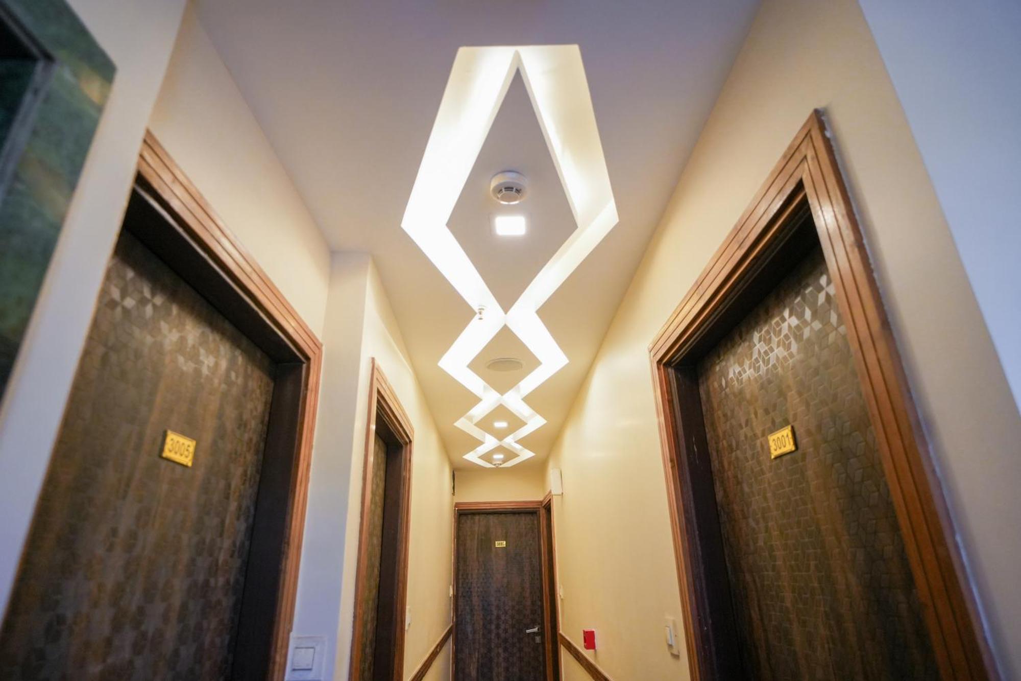 Hotel Skylink Hospitality Mahalaxmi Мумбай Екстериор снимка