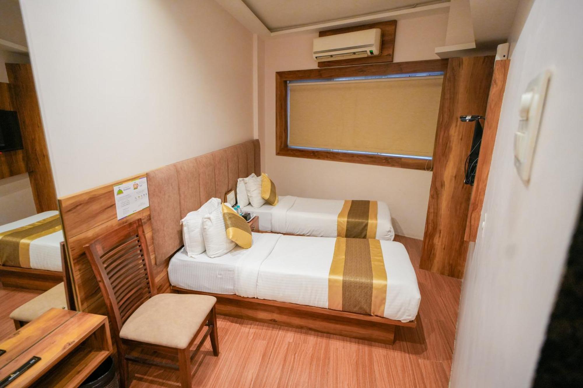Hotel Skylink Hospitality Mahalaxmi Мумбай Екстериор снимка