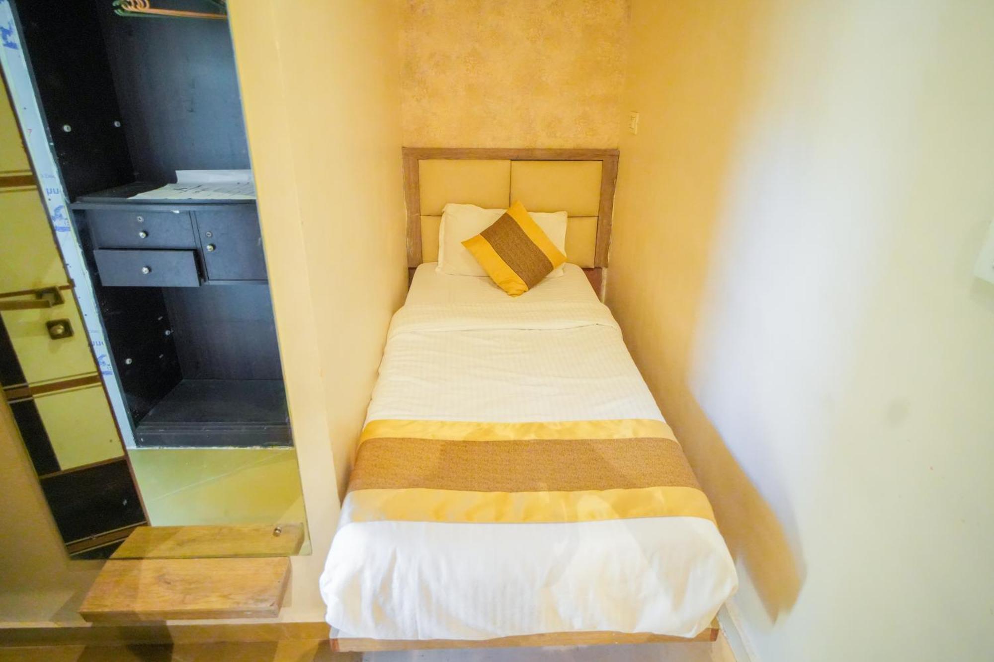 Hotel Skylink Hospitality Mahalaxmi Мумбай Екстериор снимка