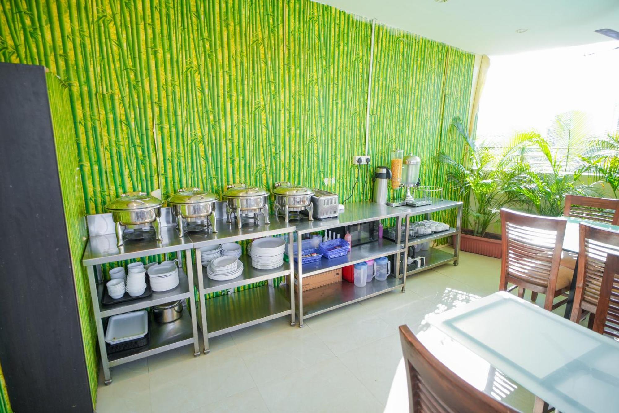 Hotel Skylink Hospitality Mahalaxmi Мумбай Екстериор снимка